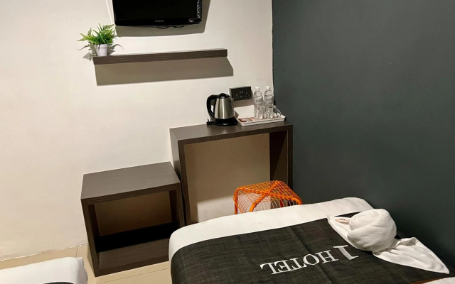 1 Hotel Kuchai Lama – Guest Rooms – Kuala Lumpur