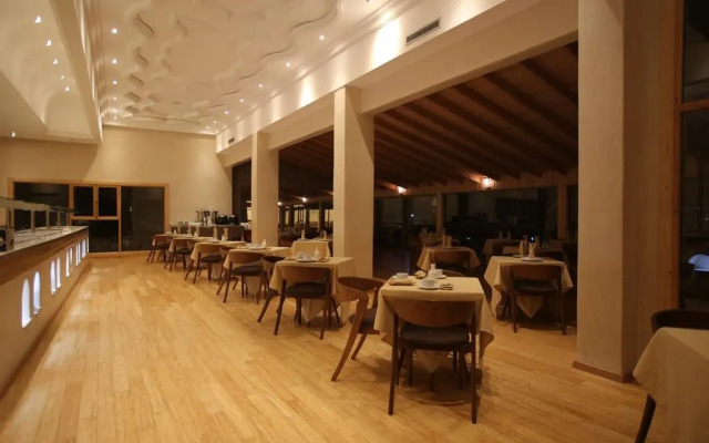 Chateau Eden El Rouh