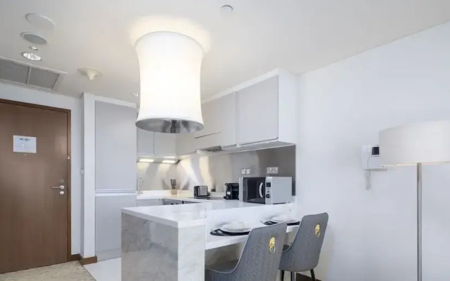 LUX  The EMAAR Fashion Avenue Studio 2