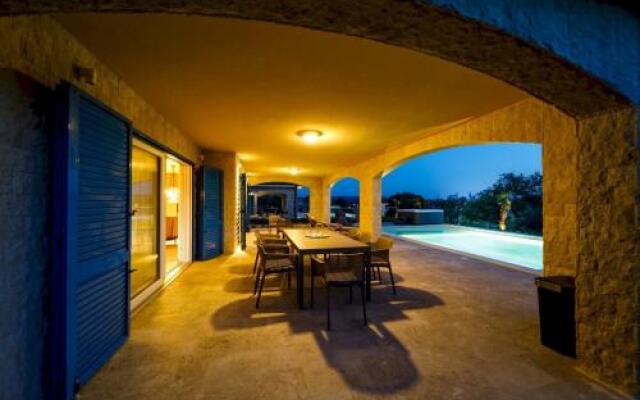 Luxury Villa Loma 2