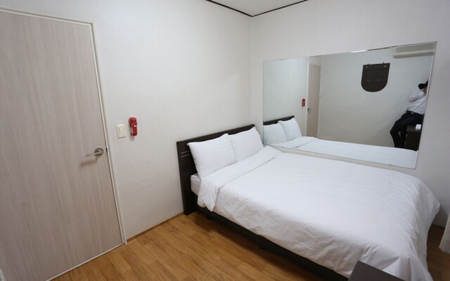 Gangneung Miseongjang Motel