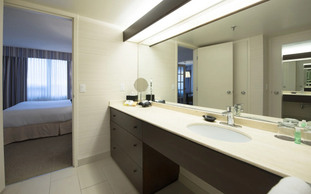 Cambridge Suites Toronto