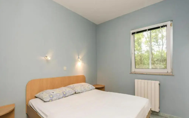 Apartment in Nin Near Beach & Pool