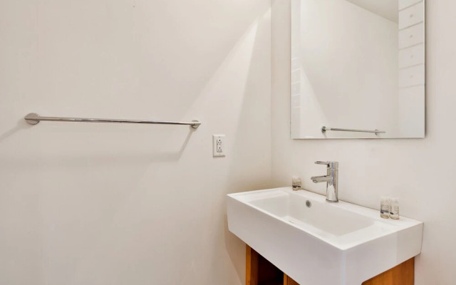 Montreal Convention Center Apartments