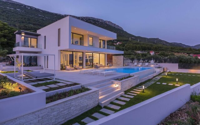 Villa Hedonist with Heated Pool