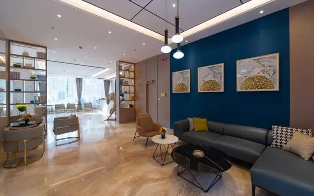 GreenTree Eastern Dali Railway Station Hotel