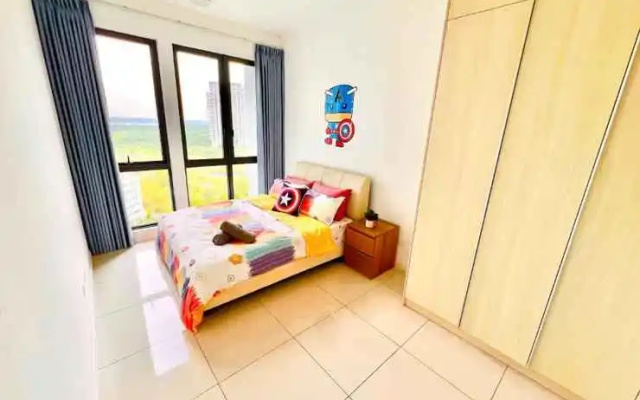 Legoland -3mins Drive -Happy Family Suite-kids friendly with Wifi and Pool Garden view. – Guest Rooms – Iskandar Puteri