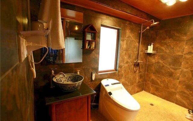 Lijiang Chihe Jingpin Inn