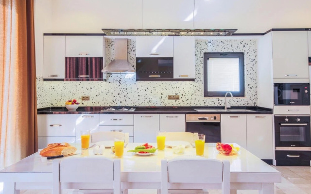 Villa Sezin In Z Ml K Y