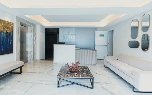 Comfortable and Modern Apartment With a Pool