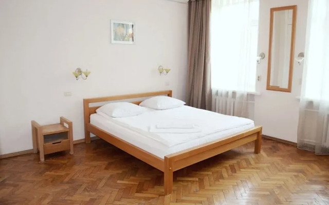 Intermark Apartments - Patriarch's ponds