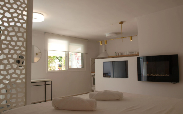 Kavouri Seaside Luxury Bungalow