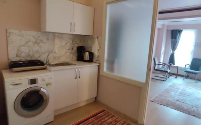 Cozy 1+1 and garden, in center of Kadıköy-İstanbul