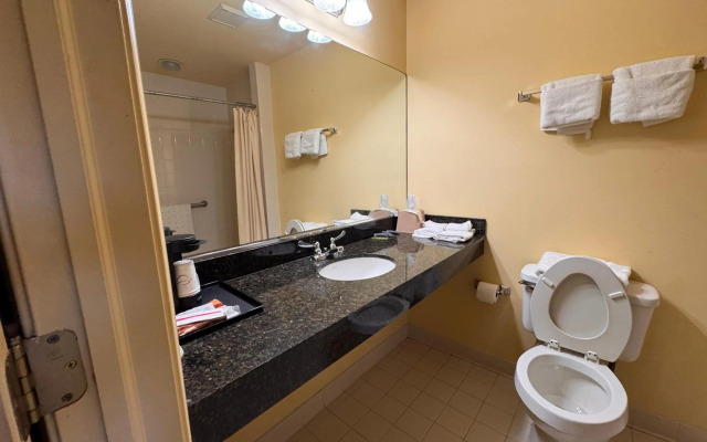 Whispering Pines by Hotel O Whitestone VA