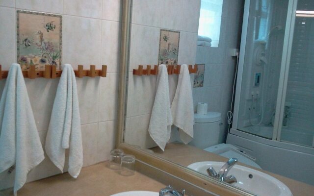 Nuova Plaza Service Apartment