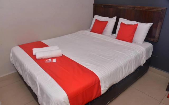 OYO 1190 Nice Stay Hotel