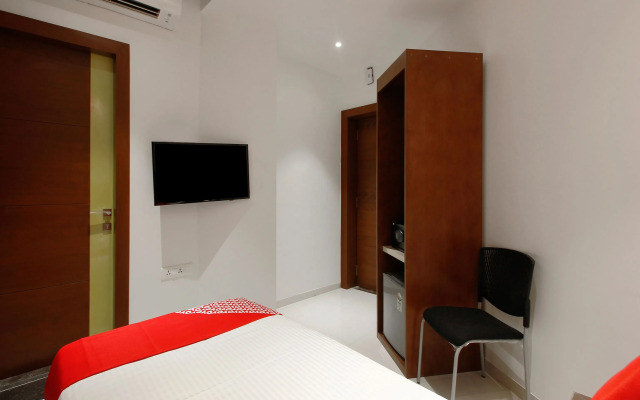 OYO 24583 Sesha Grand