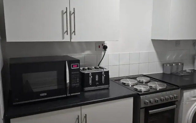 Emerald Apartment With Triple A Star Proximity