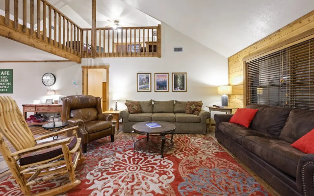 Lacey Dogwood Family Cabin With Free Wifi and Private BBQ by Redawning