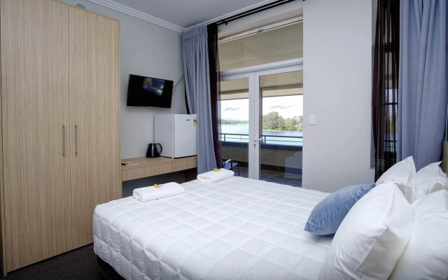 Lakes and Ocean Hotel Forster