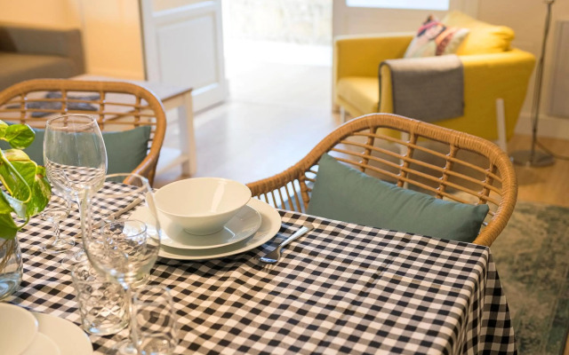 Cream Loft. Siente Jerez. Parking+Wifi+Netflix