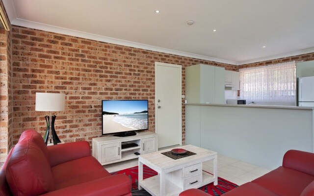 Pet Friendly Shoreline Dr 1/18 - Fingal Bay