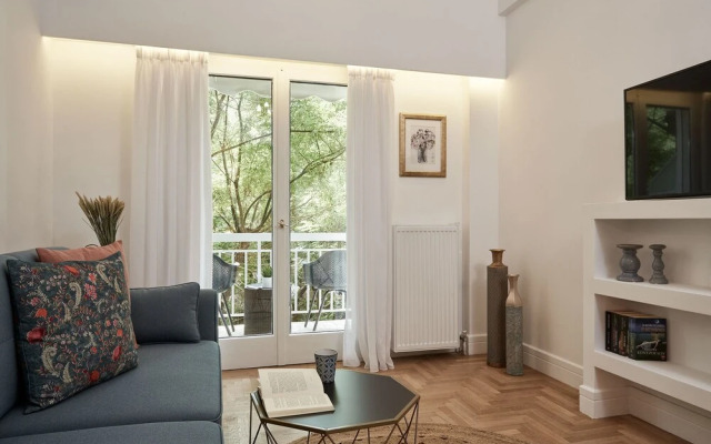 Trendy Living in Koukaki