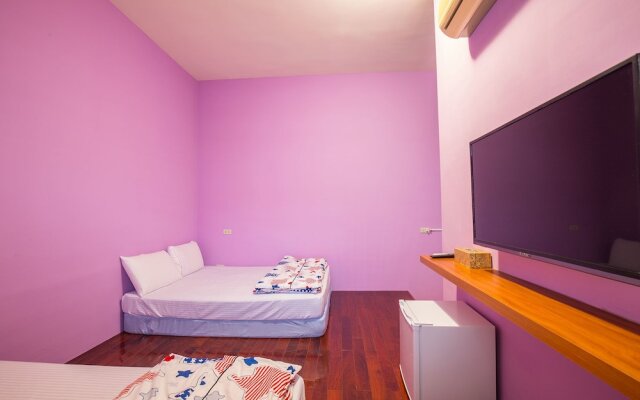 Holly House Homestay