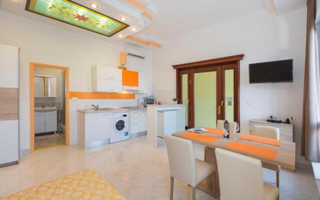 Studio Apartment Leana