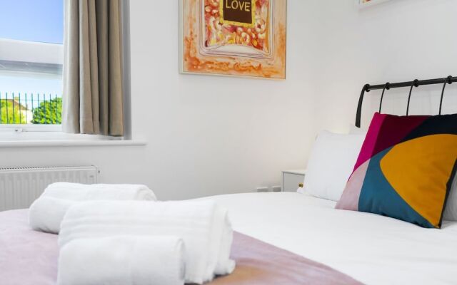 The Coach House Whitchurch Village