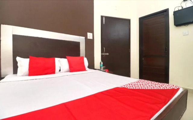 OYO 19355 Blessing Guest House