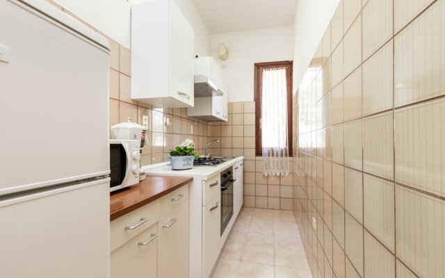 Bilo Danilo Few Minutes From Sea