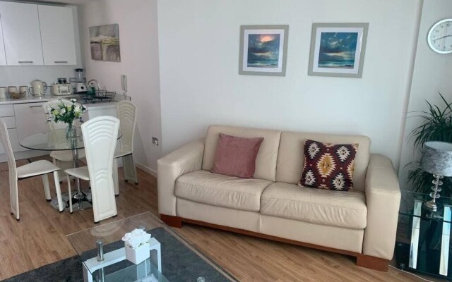 Marco Island - 2 bedroom Spacious City Centre Apartment