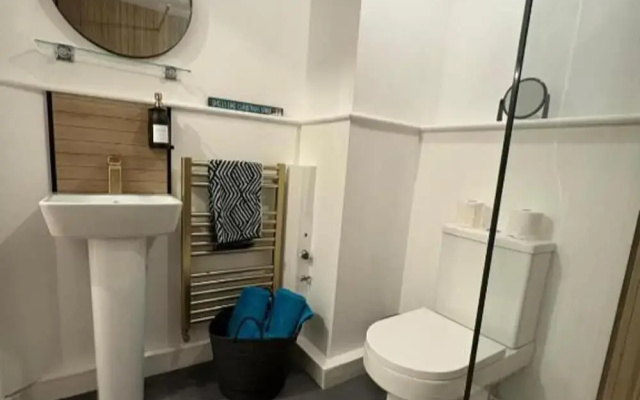 2 Bed-sleeps 3-parking-town Centre