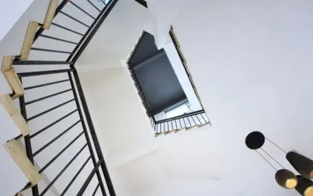 Yiduo Qingju Mofei Hotel