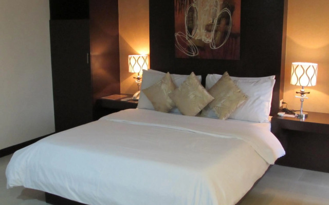 Oyster Plaza Hotel