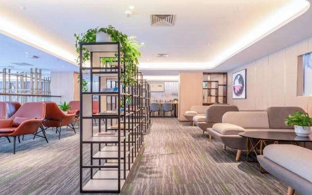 Atour X Hotel Longhua Dalang Business Center