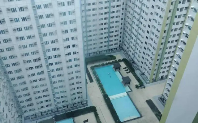 Spacious 1-bedroom Condo in Quezon City With Private Pool