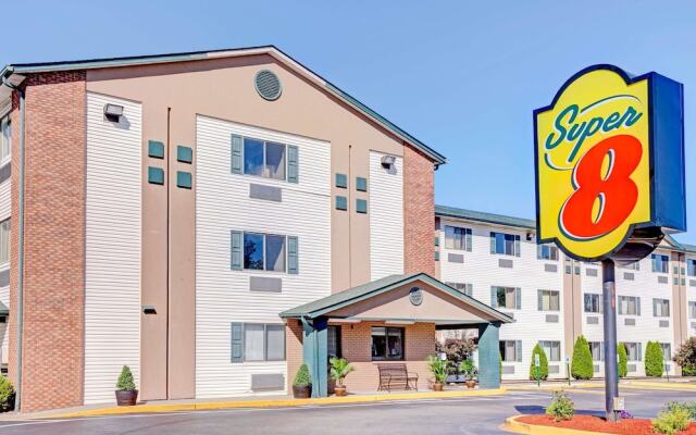 Super 8 Louisville Airport