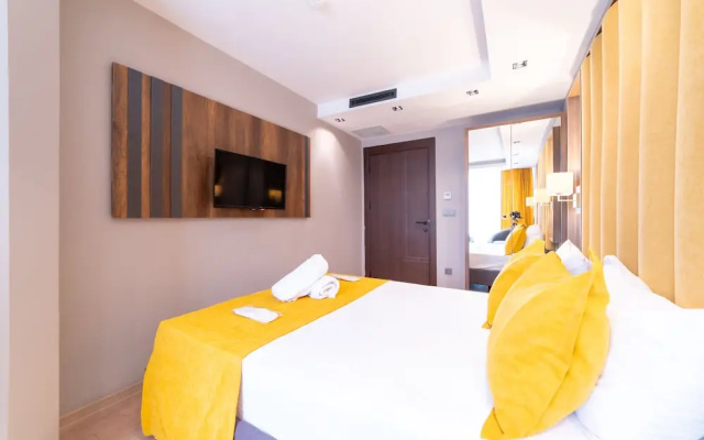 Garden Room Suit Hotel