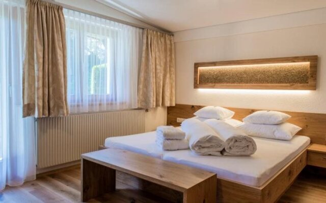 Aparthotel Tschanun Garni