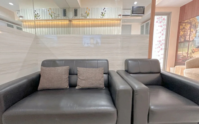 Comfortable Living And Best Location 1Br At Grand Sungkono Lagoon Apartment – Lobby – Surabaya