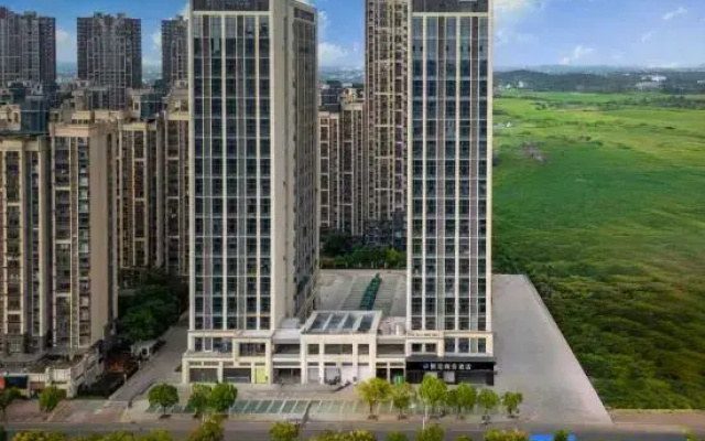 Yinchi Business Hotel (Jinxian County IM Plaza)