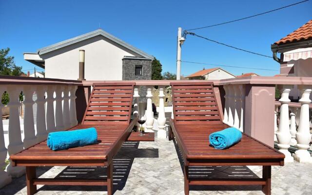 Apartments Liljana Privlaka