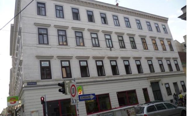 Hotel Pension Walzerstadt