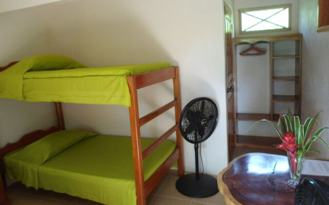 Cabinas Pura Vida Bed & Breakfast