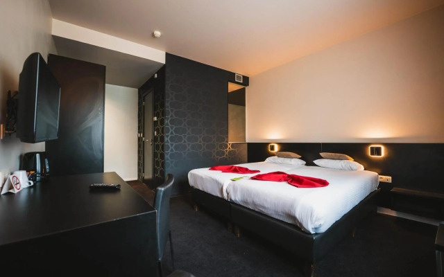 Utopia Hotel