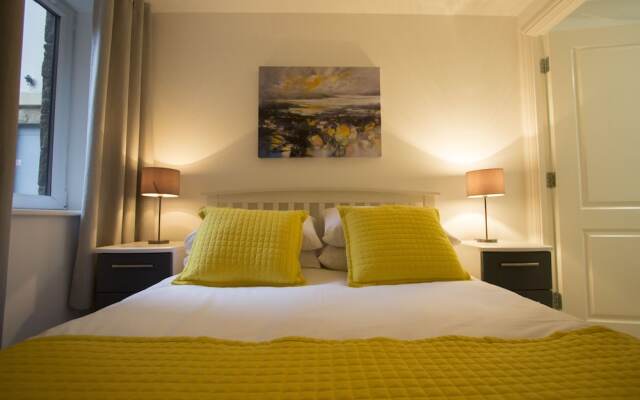 This fantastic 3 bed ground floor apartment has private parking too!