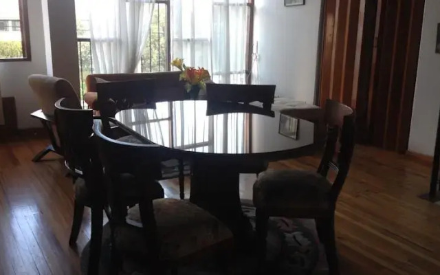 Apartasuites 112
