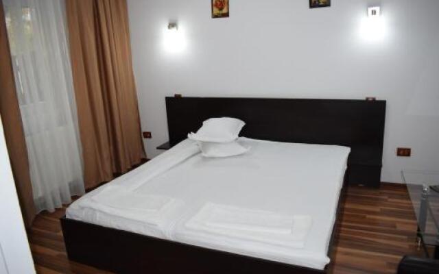 Penisunea Corina Boutique